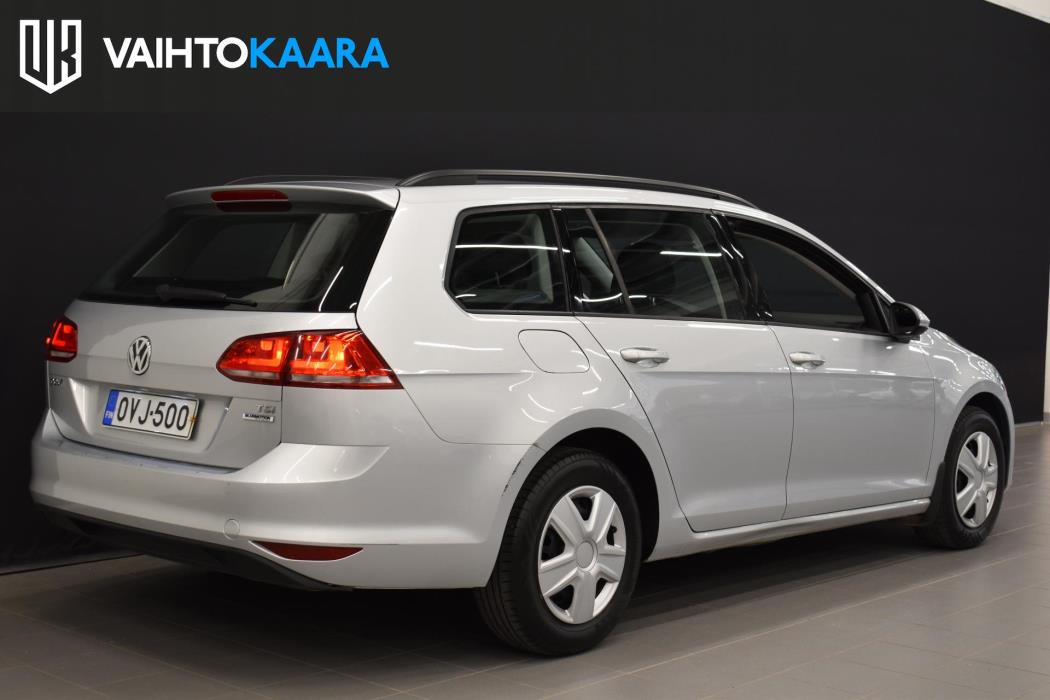 VOLKSWAGEN Golf 2016