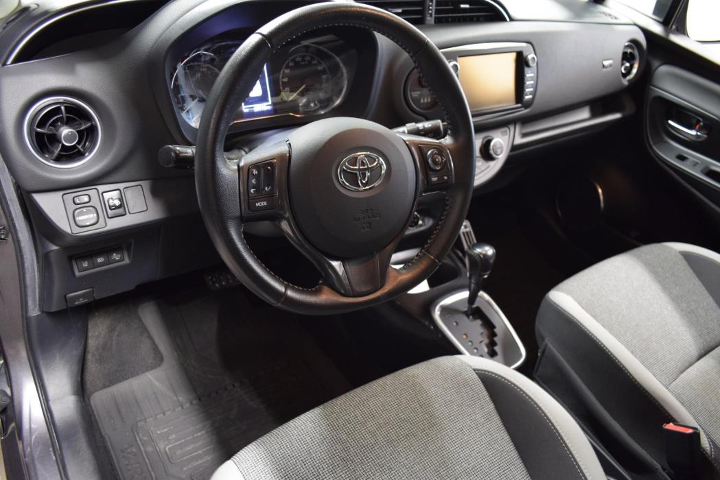 TOYOTA Yaris 2020