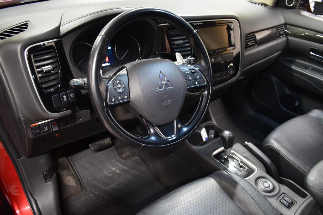 MITSUBISHI Outlander 2016