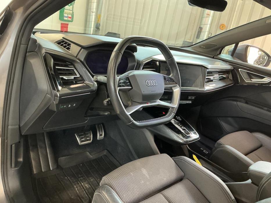 AUDI Q4 e-tron 2022