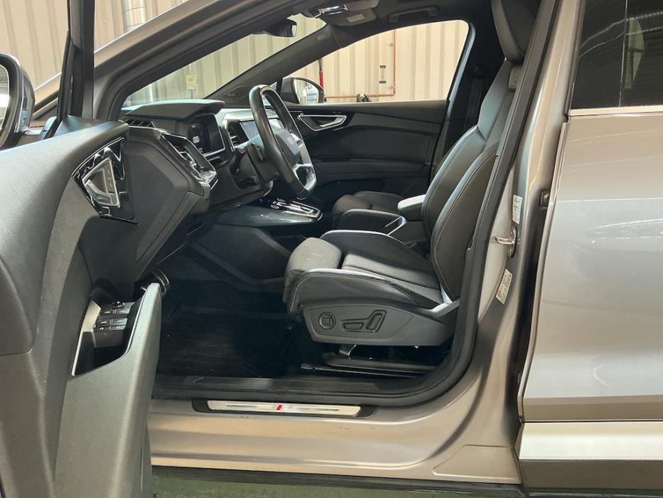 AUDI Q4 e-tron 2022