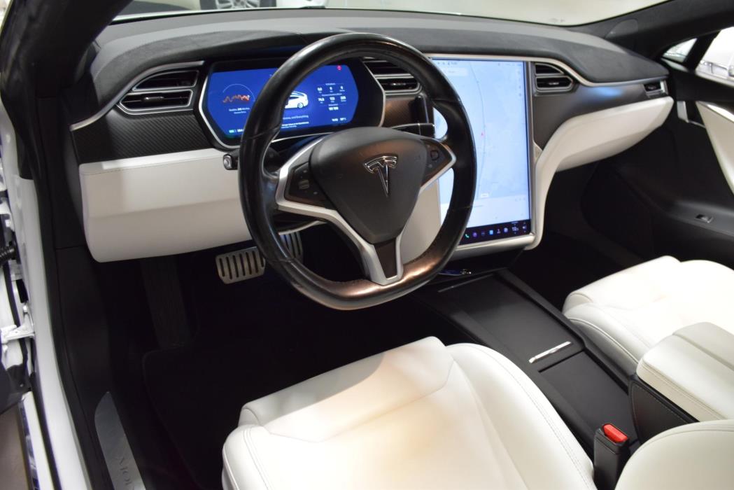 TESLA Model S 2017