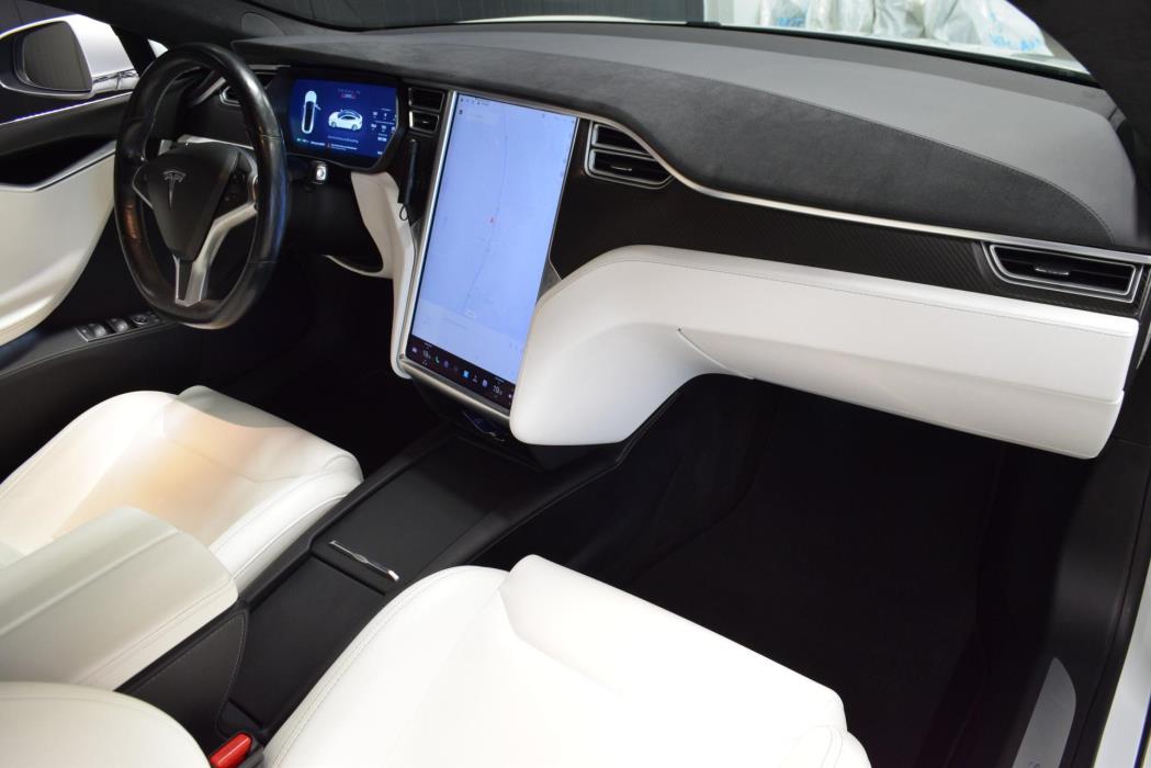 TESLA Model S 2017