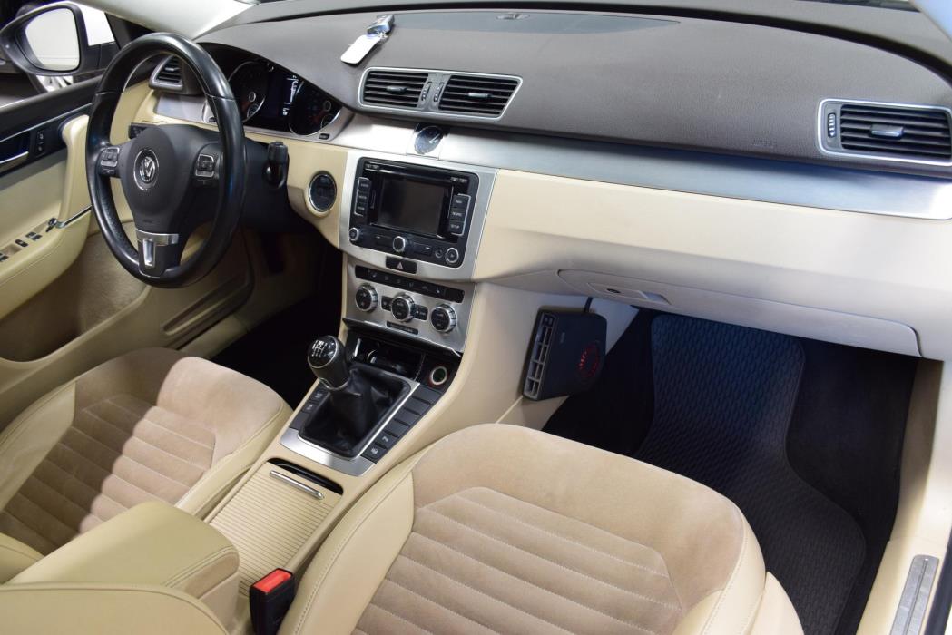 VOLKSWAGEN Passat 2013