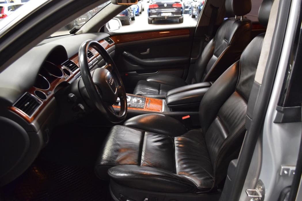AUDI A8 2005