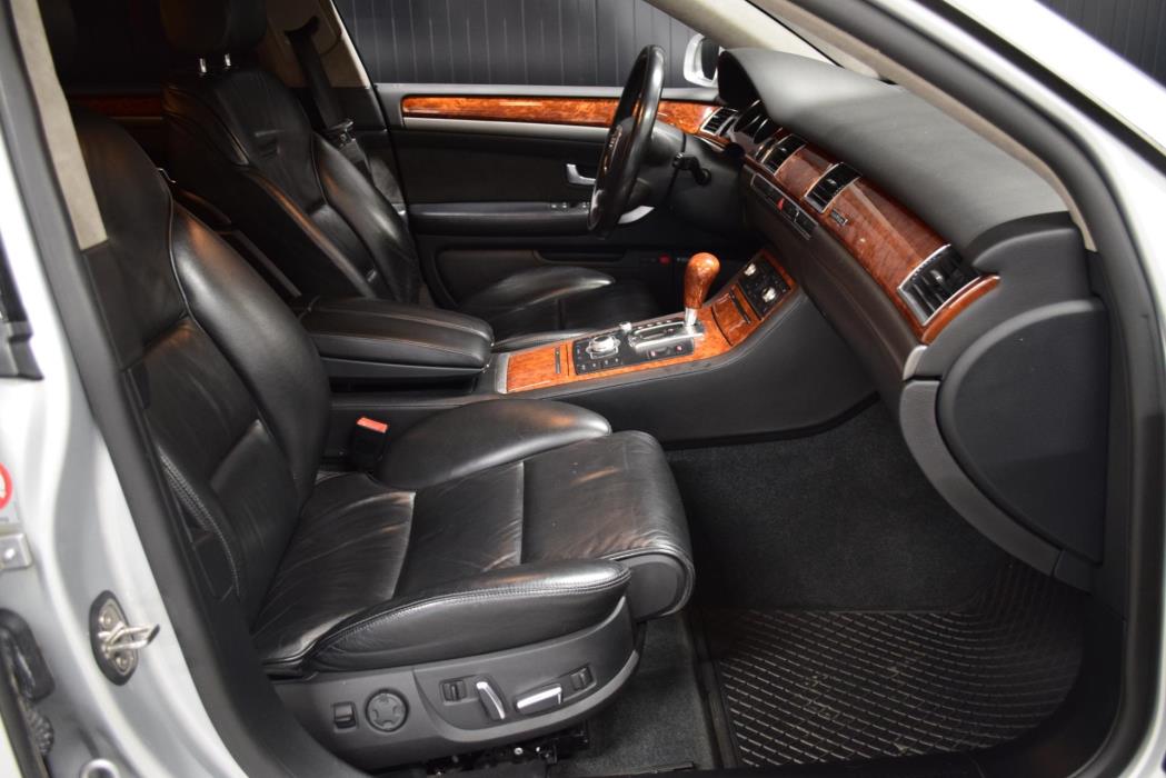AUDI A8 2005