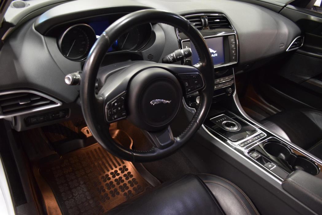JAGUAR XE 2016