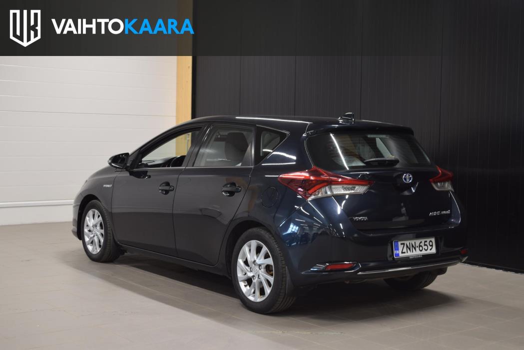 TOYOTA Auris 2016