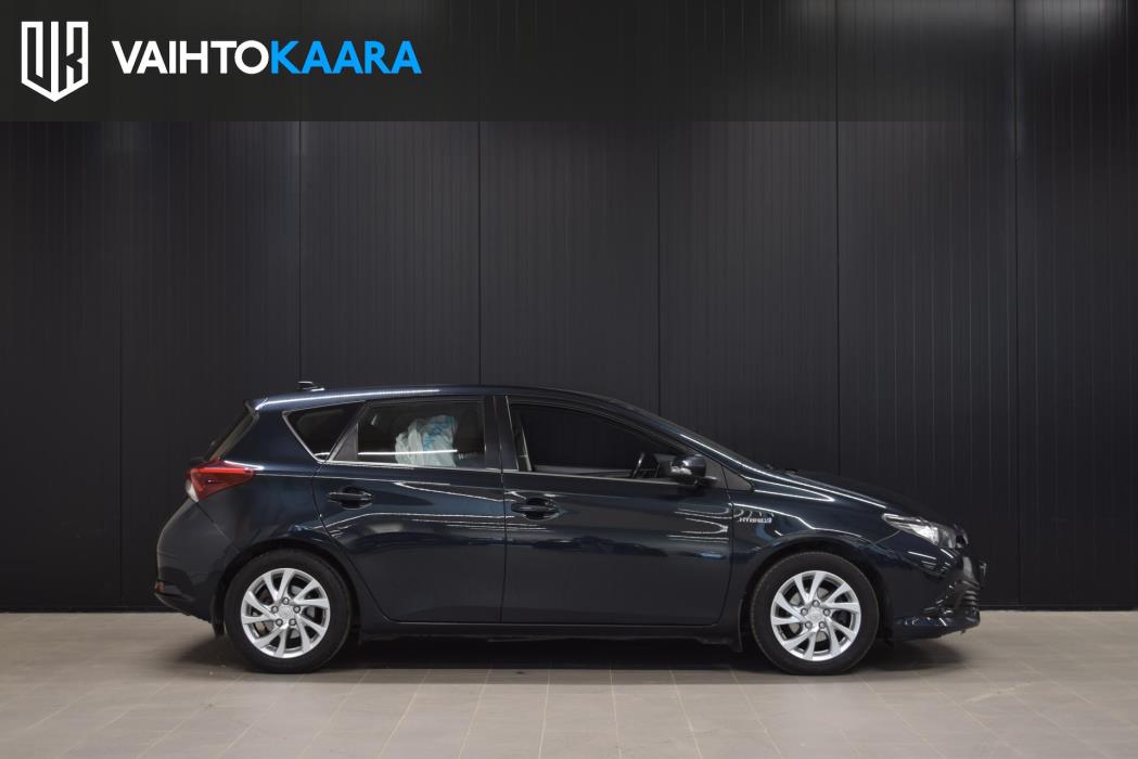 TOYOTA Auris 2016