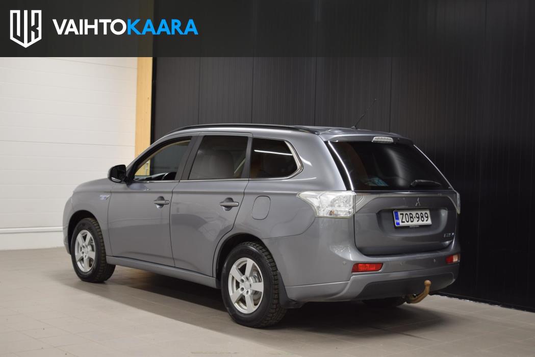 MITSUBISHI Outlander PHEV 2015