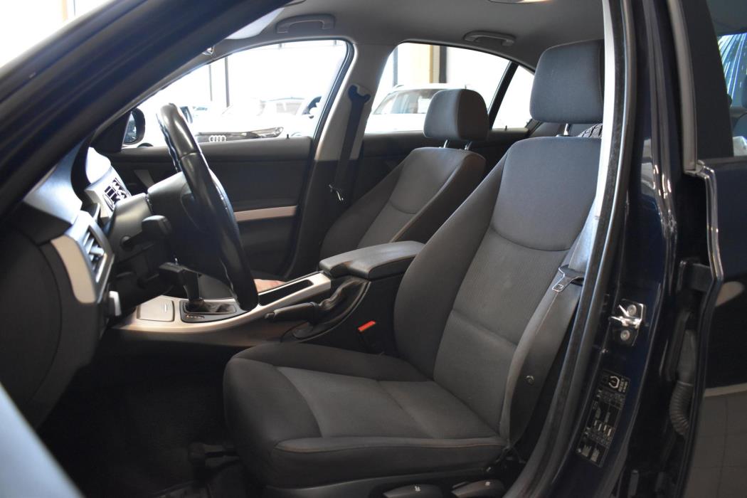 BMW 320 2009