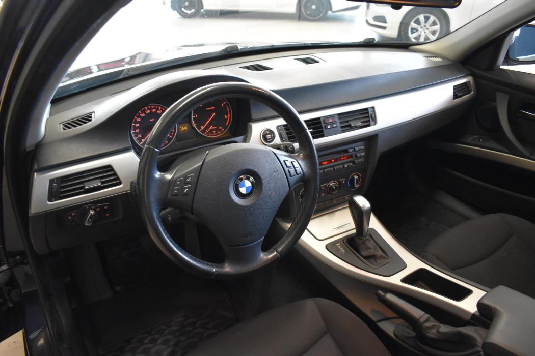 BMW 320 2009