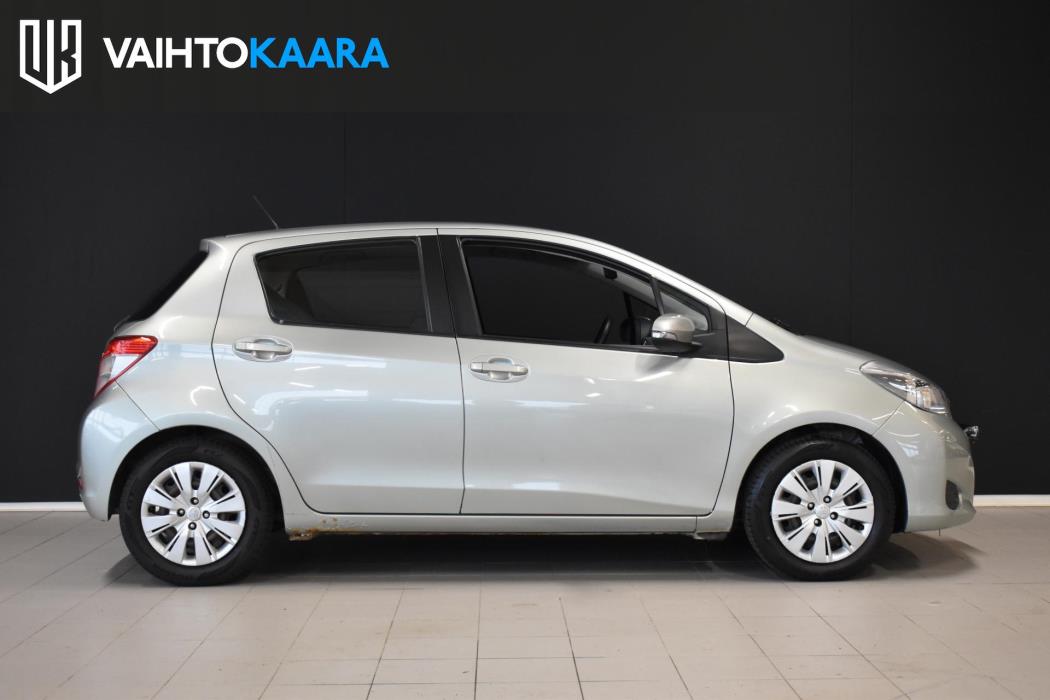 TOYOTA Yaris 2012