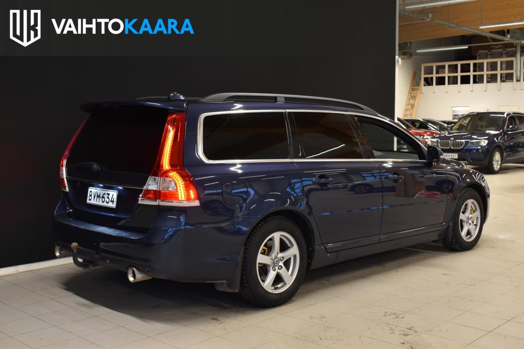 VOLVO V70 2015