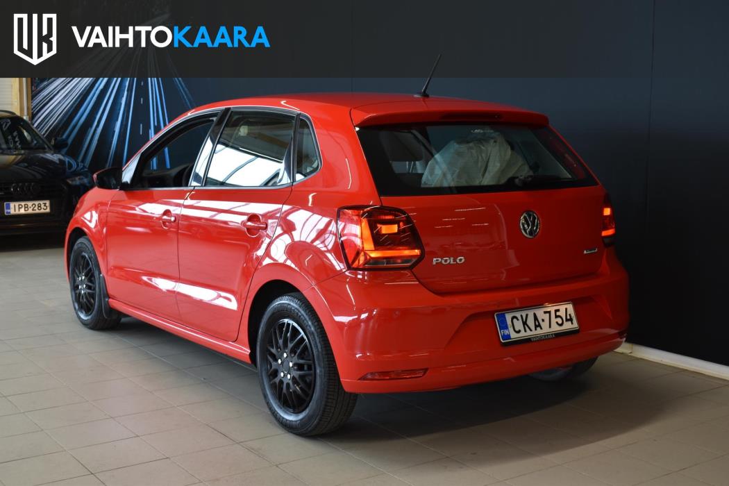 VOLKSWAGEN Polo 2015