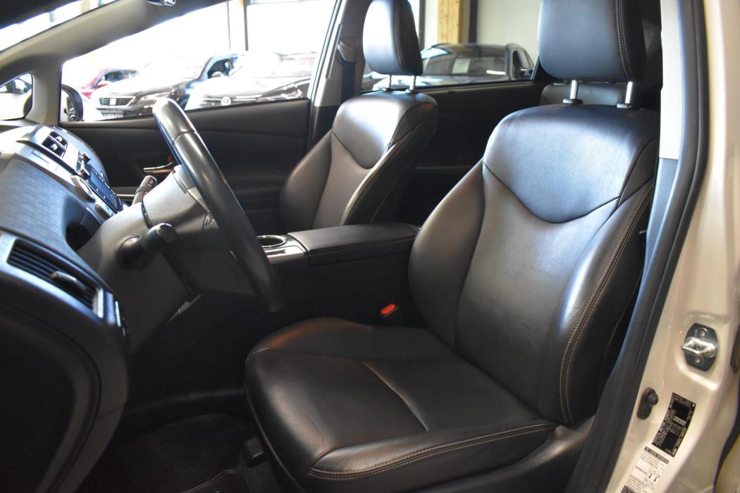 TOYOTA Prius+ 2016