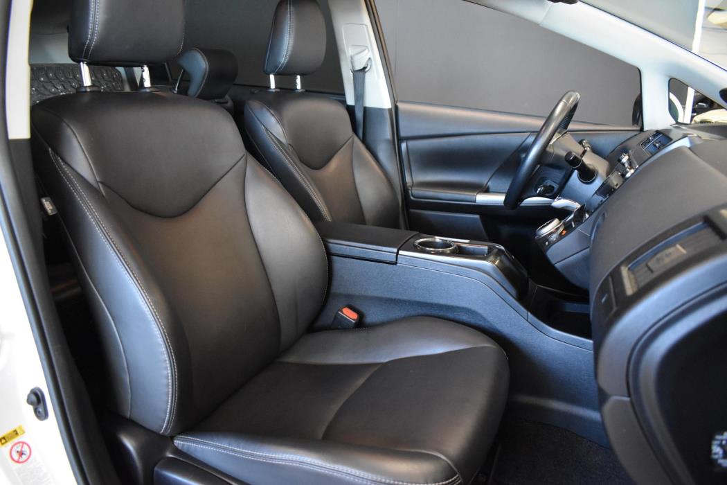 TOYOTA Prius+ 2016