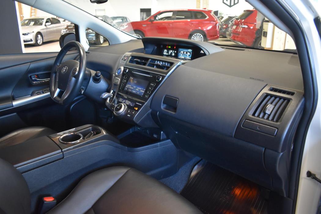 TOYOTA Prius+ 2016