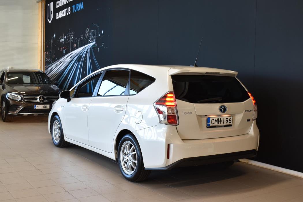 TOYOTA Prius+ 2016