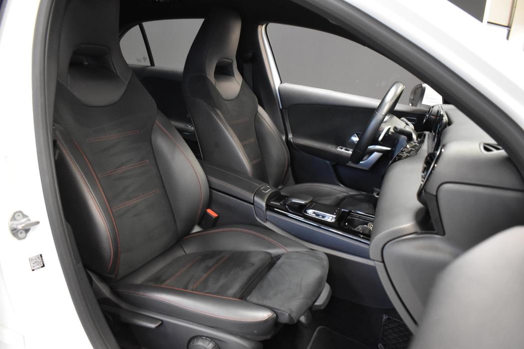 MERCEDES-BENZ A 2020