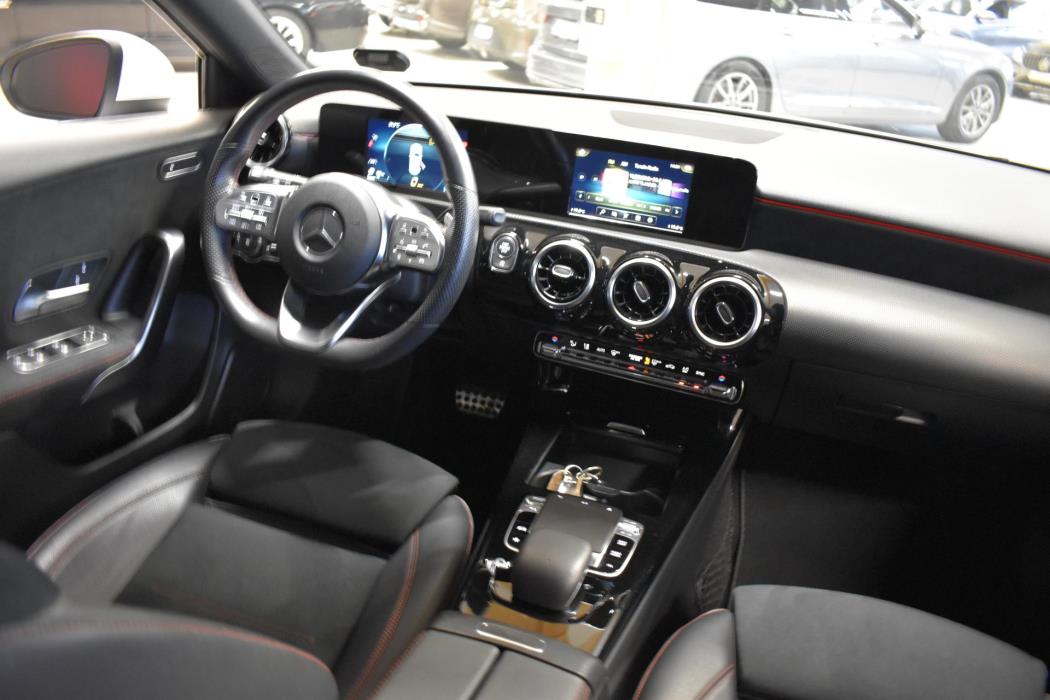 MERCEDES-BENZ A 2020