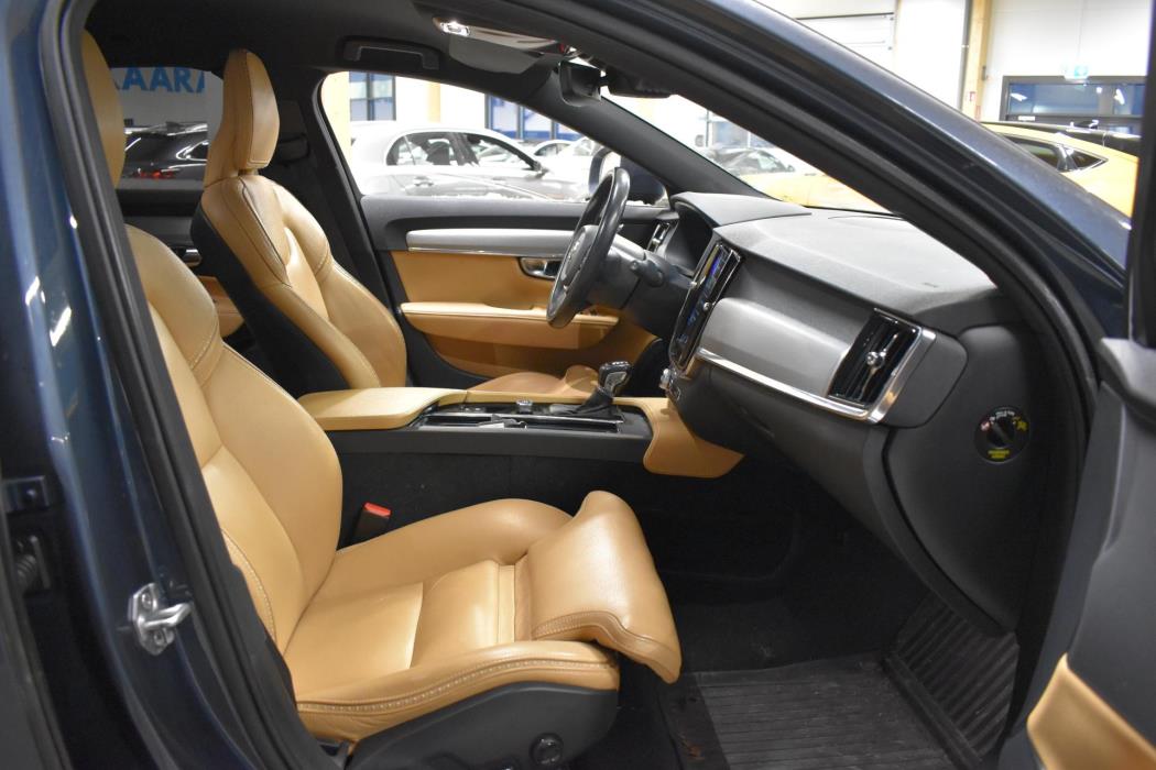 VOLVO V90 Cross Country 2019