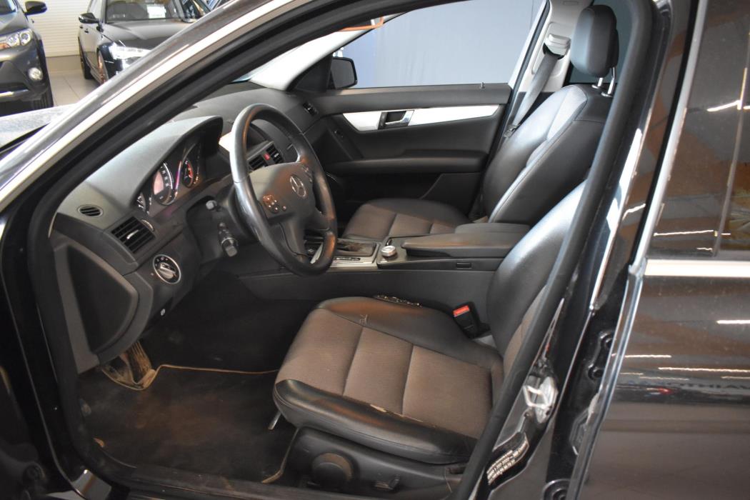 MERCEDES-BENZ C 2011