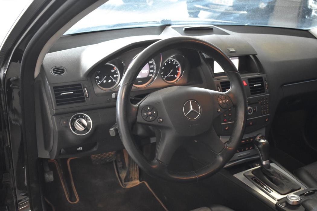 MERCEDES-BENZ C 2011