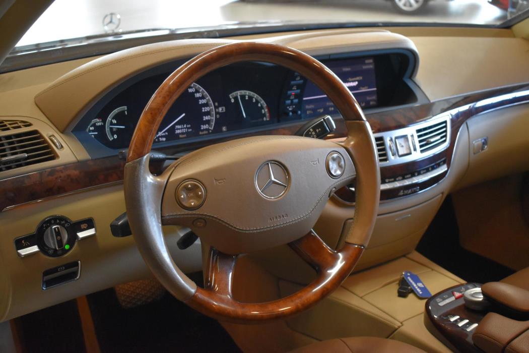 MERCEDES-BENZ S 2007