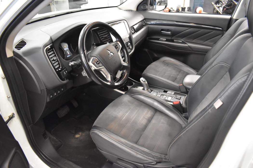 MITSUBISHI Outlander PHEV 2018