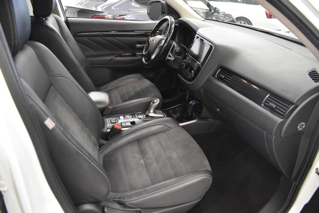 MITSUBISHI Outlander PHEV 2018