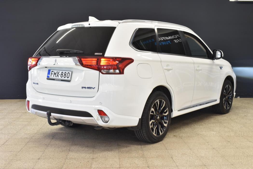 MITSUBISHI Outlander PHEV 2018