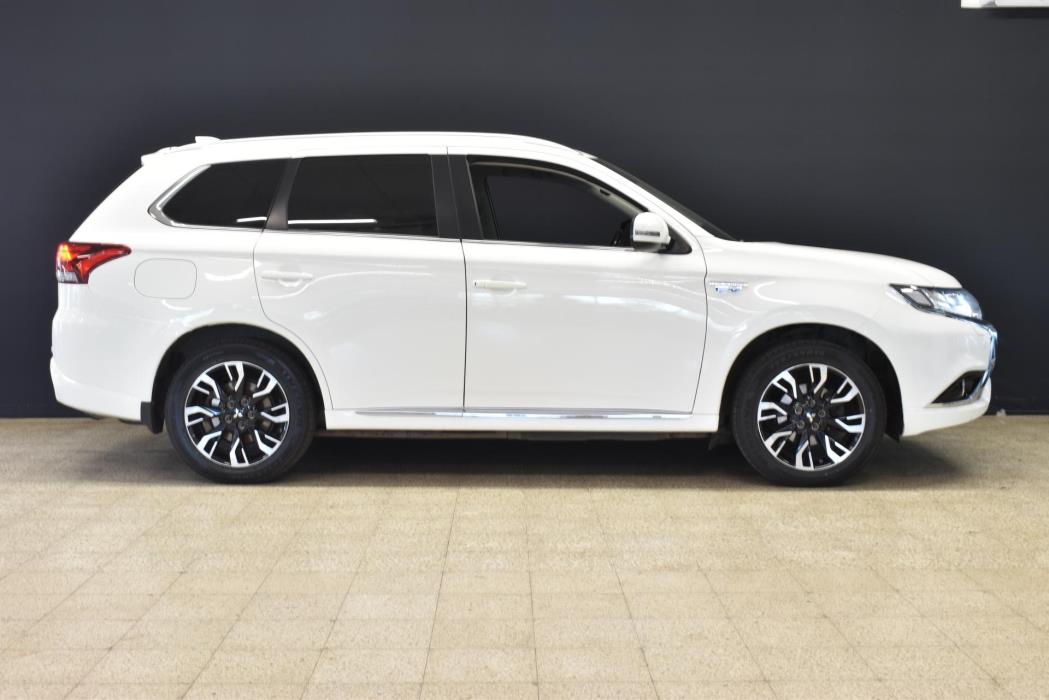 MITSUBISHI Outlander PHEV 2018