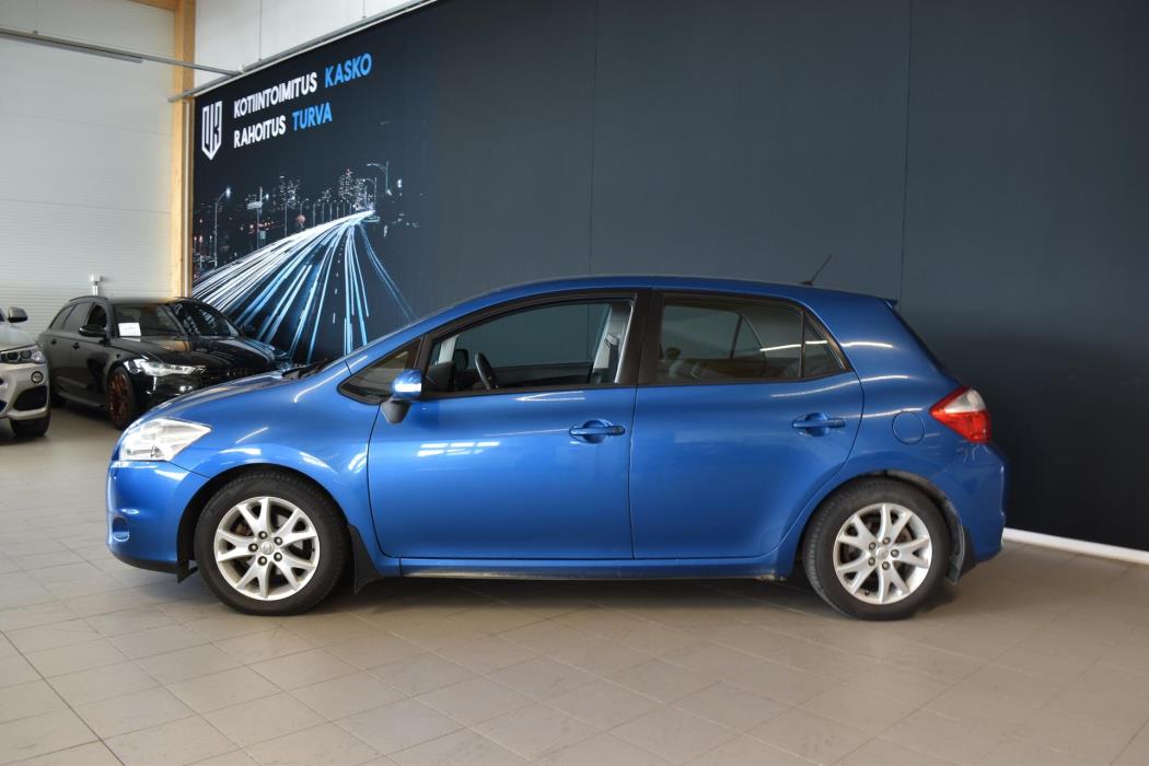 TOYOTA Auris 2012