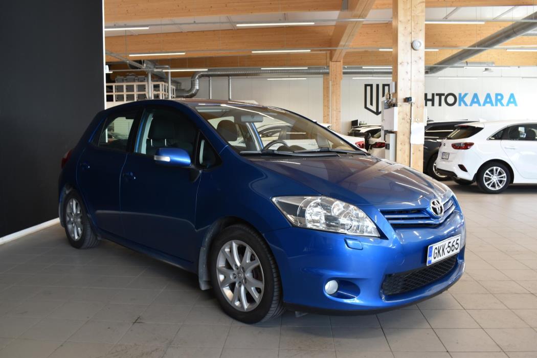 TOYOTA Auris 2012