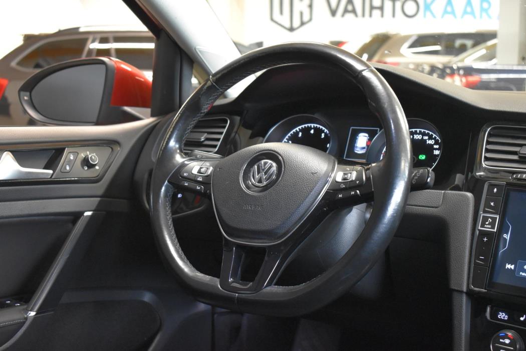 VOLKSWAGEN Golf 2013