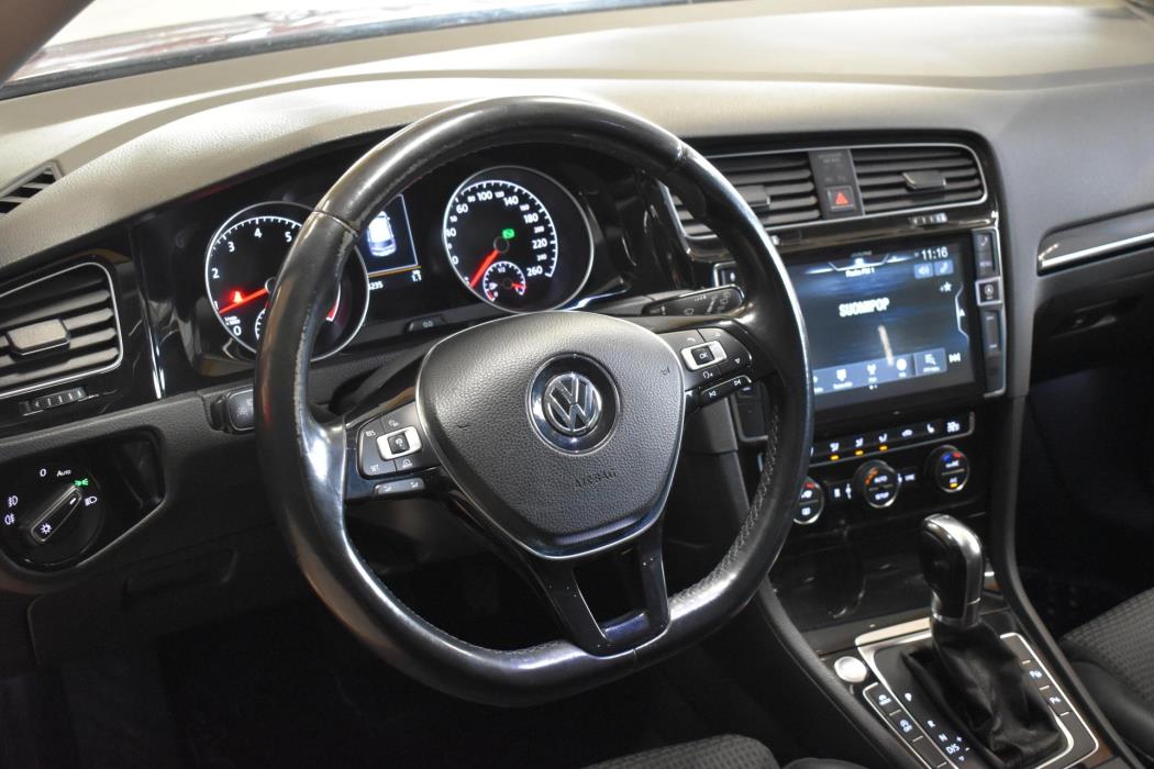 VOLKSWAGEN Golf 2013