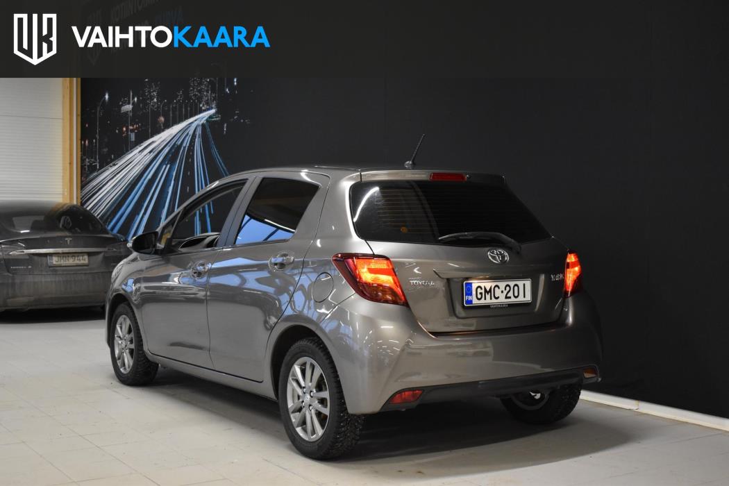TOYOTA Yaris 2016
