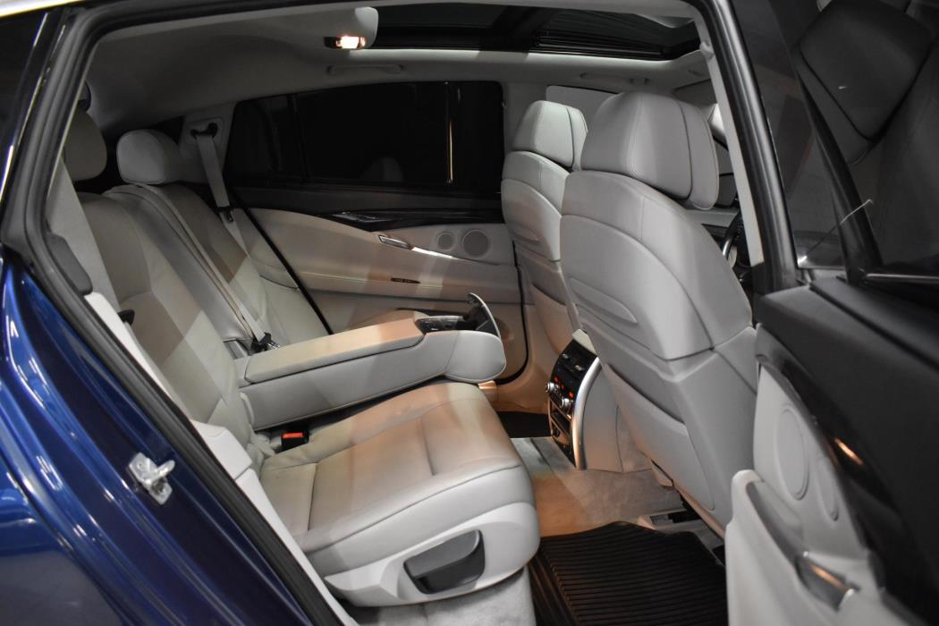 BMW 530 Gran Turismo 2011