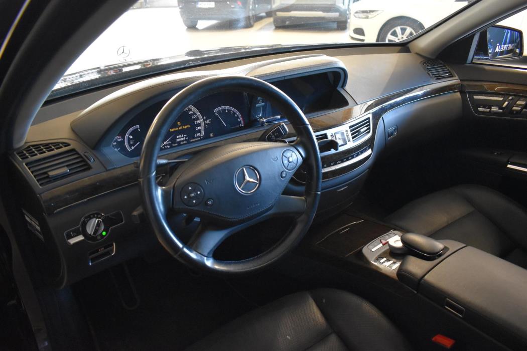 MERCEDES-BENZ S 2010