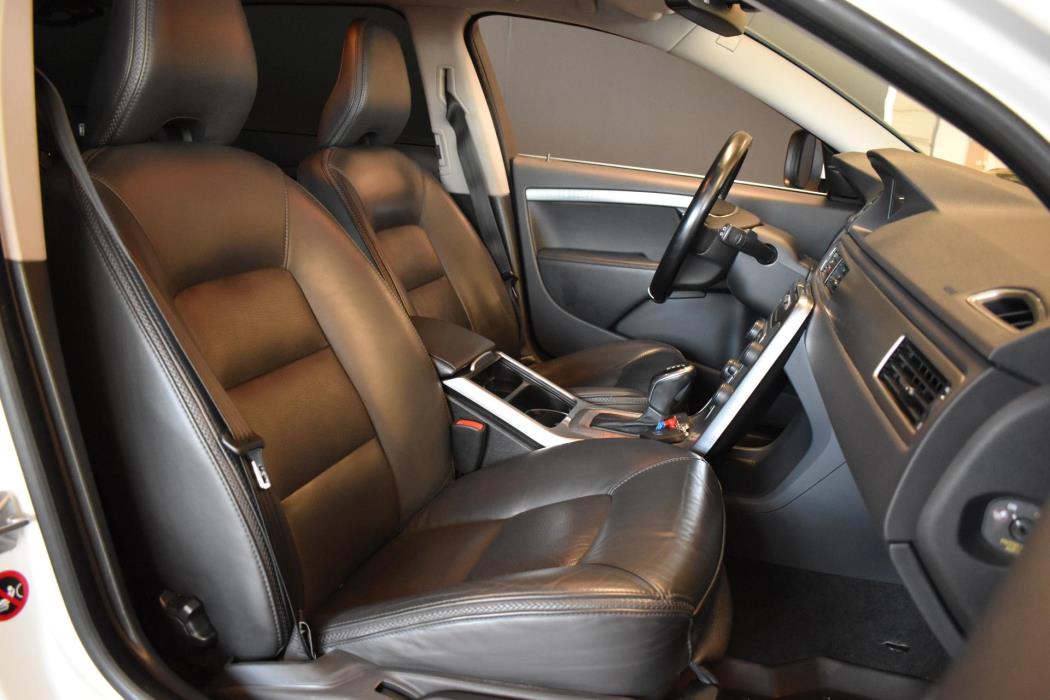 VOLVO XC70 2014