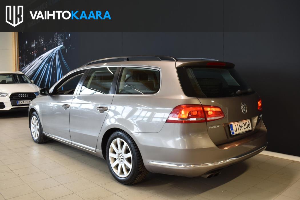 VOLKSWAGEN Passat 2011