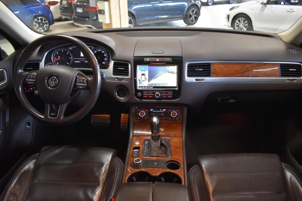 VOLKSWAGEN Touareg 2012