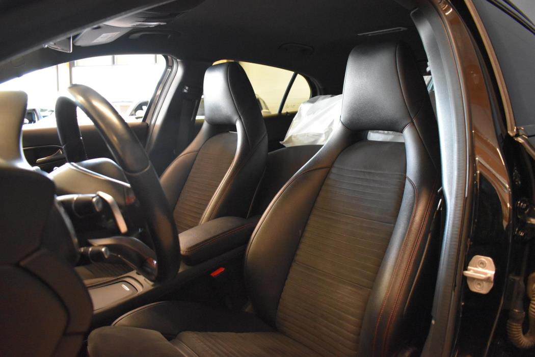 MERCEDES-BENZ GLA 2016