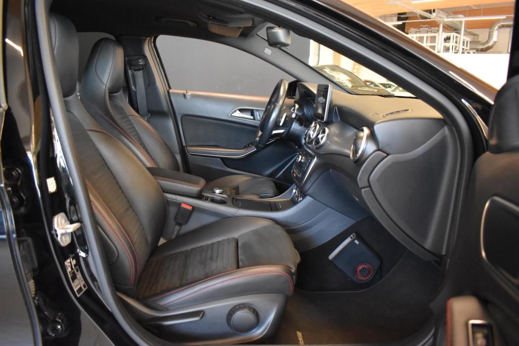 MERCEDES-BENZ GLA 2016