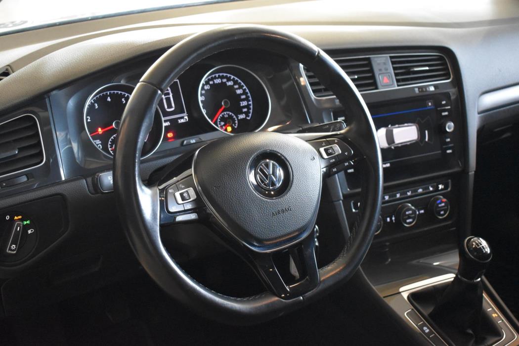 VOLKSWAGEN Golf 2018