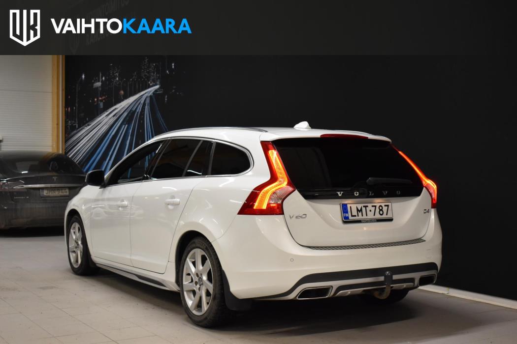 VOLVO V60 2016