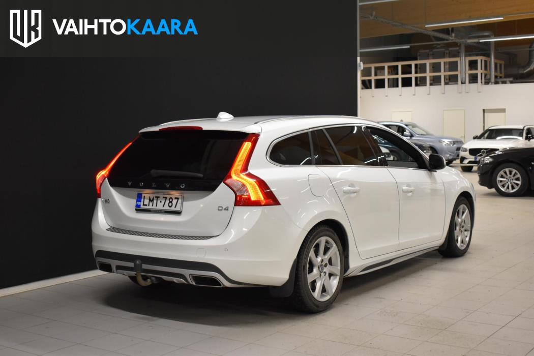 VOLVO V60 2016