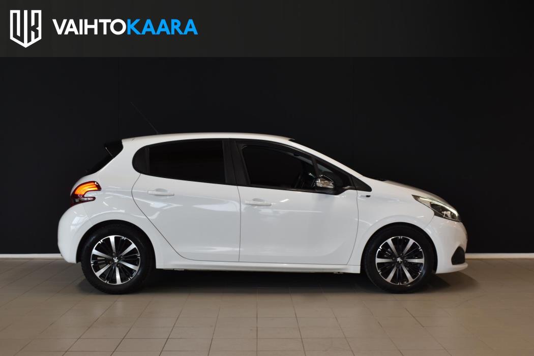 PEUGEOT 208 2018