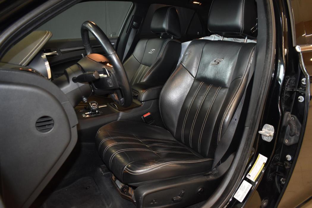 CHRYSLER 300 2012